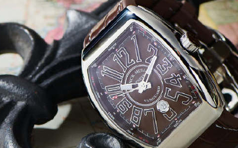 換帕瑪強(qiáng)尼機(jī)芯多少錢