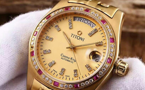 梅花手表正規(guī)維修(關于梅花手表表蒙起霧的問題)