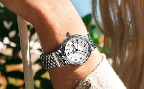 帝舵官網(wǎng)維修服務(wù)電話（修復(fù)帝舵手表表針生銹的問題）